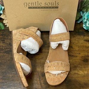 Gentle Souls By Kennith Cole Gianna Sandal in Natural Cork